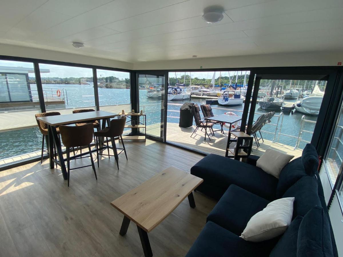 Urlaub Auf Dem Wasser Mit Einmaligen Ausblick - Well Hausboote Boltenhagen 10 Exterior photo