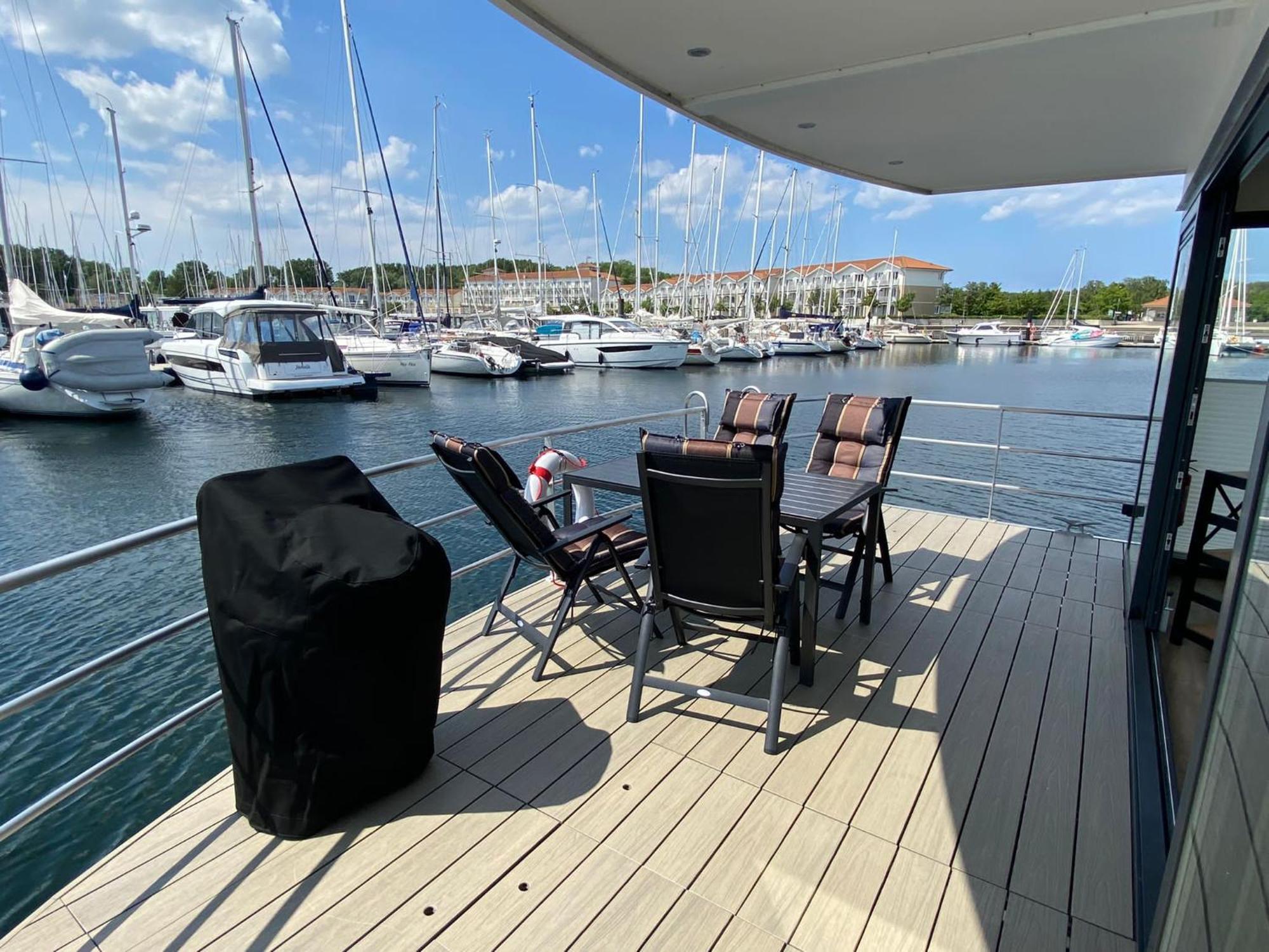 Urlaub Auf Dem Wasser Mit Einmaligen Ausblick - Well Hausboote Boltenhagen 10 Exterior photo